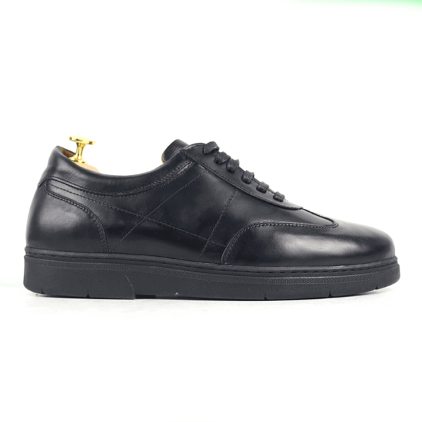 R'318 CHEUSSURE EN CUIR NOIR